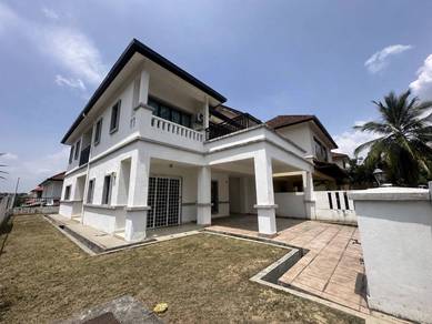 Semi-Detached House For Sale in Seri Kembangan,SGR