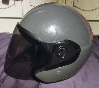 Helmet untuk dijual