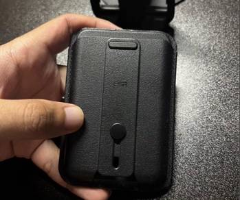 ESR magsafe card holder
