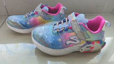 Skechers sneakers size 33.5 (Used)
