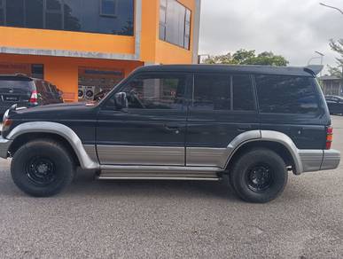 1999 Mitsubishi Pajero