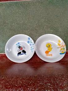 Limited edition Looney Tunes plates