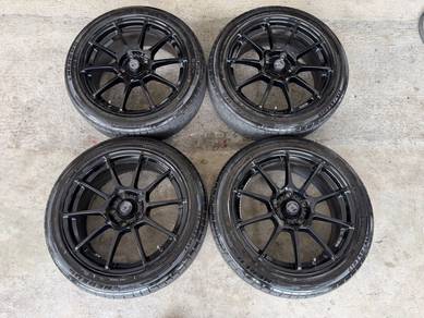Rim original sparco asseto gara 17 inch tayar 90%