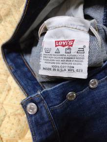 Levis