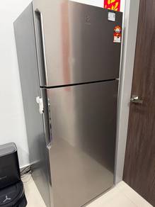 Peti Sejuk 2 pintu Electrolux 431l
