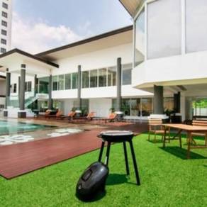 Condominium For Auction in Royalle Condominium