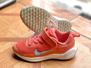 Kasut Nike (budak)
