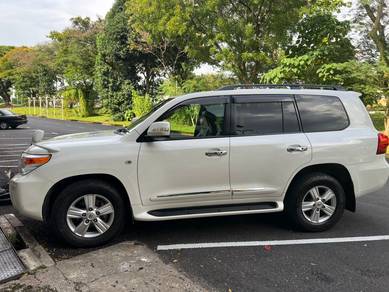 Toyota Land Cruiser V8 in Ipoh, PRK