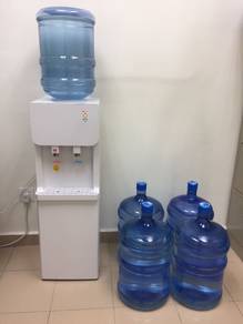 Water Dispenser/5 Gallon Bottle/Hot and Cold