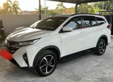 Perodua Aruz AV in Telok Panglima Garang, SGR