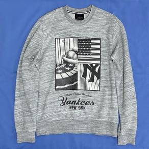 Pre-loved Original MLB Sweatshirt S/M Size