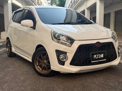 Perodua Axia SE in Pengkalan Chepa, KTN