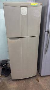 Smaller Kecil Refrigerator Mitsubishi Peti Sejuk