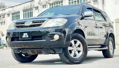 Toyota Fortuner V in Puchong, KUL