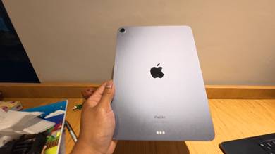 iPad Air (5th Generation) 256 GB FREE Apple Pencil