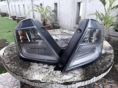 Albino Tail Lamp Bezza