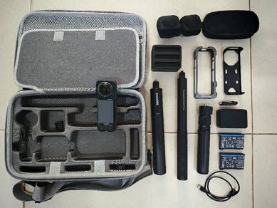 Insta360 X4 8K Bundle - 95% New / 128GB / Accessor