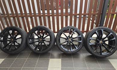Lamborghini Urus Original 23 Inch Wheel Rim Tires