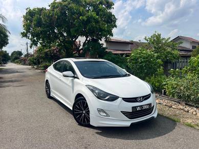 Hyundai Elantra PREMIUM in Balai Panjang, MLK