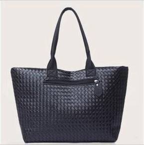 [12.12] Retro Black Shoulder Casual Woven Bag Beg