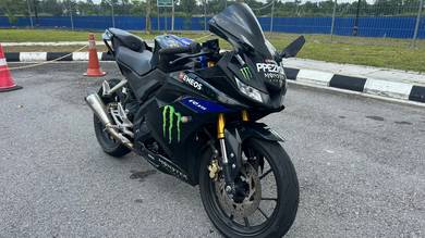 Yamaha R15