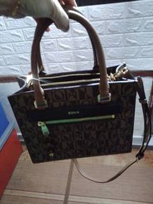 Handbag Nak di lepaskan