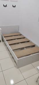 Single bed/katil Bujang 
