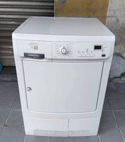 Jenama condenser dryer Electrolux 8kg inverter