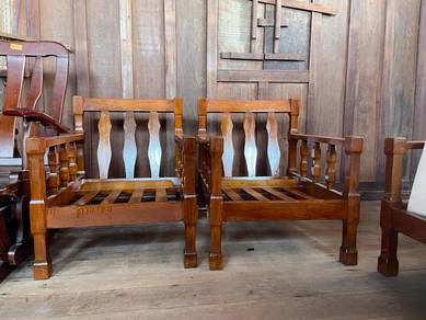 Kerusi Perabot Kayu Solid Nyatoh