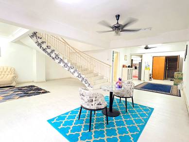 Condominium For Sale in Putra Villa