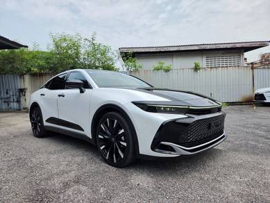 Toyota Crown CROSSOVER RS ADVANCED in Sungai Besi, KUL