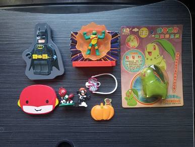 Combo toys, happy meal, kinder and random
