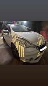 Peugeot 208 VTi ALLURE in Perai, PNG