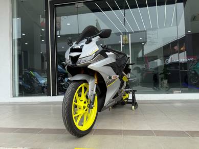 Yamaha R15