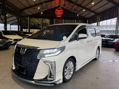 Toyota Alphard  in Seri Kembangan, SGR