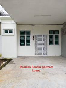 Terraced House For Sale in Lunas,KDH