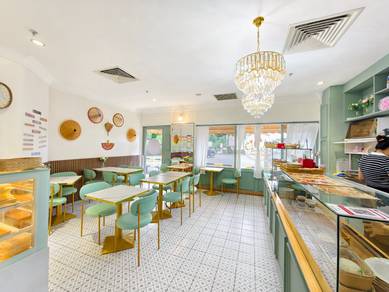 Cafe for take over