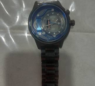sesiapa yang berminat jam tangan jenama Submarine.