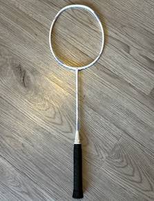 Second-hand badminton racket
