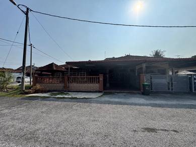 Semi-Detached House For Sale in Lunas,KDH