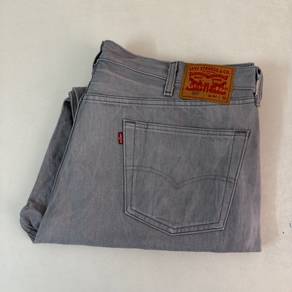 Levi’s 501 sz 44)
