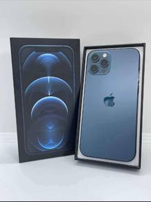 IPhone 12 Pro Biru Gelap.