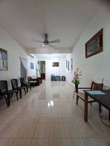 Semi-Detached House For Sale in Lunas,KDH