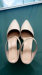 simple, sophisticated heels
