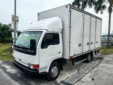 NISSAN YU41 H4 BOX BARU BDM 5000 kg 1 OWNER
