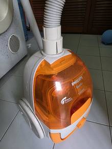 Philips Cyclone vacuum cleaner 
