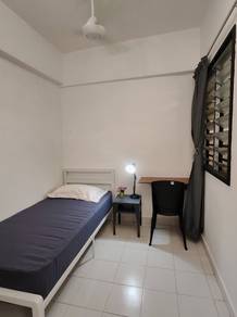 Room in Serdang, SGR