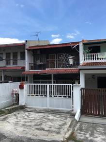 Terraced House For Sale in Seri Kembangan,SGR