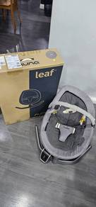Nuna leaf with auto rocker (Wind) and play bar 