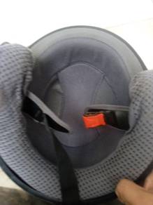Helmet Untuk Dijual  boleh nego 